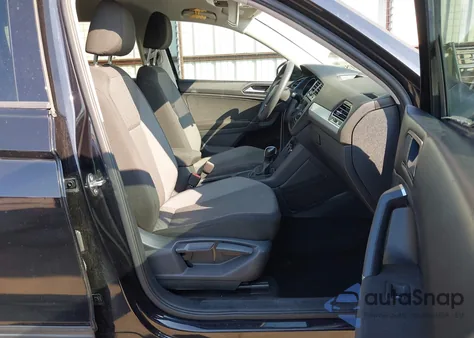 2018 Volkswagen Tiguan 2.0T S z USA, uszkodzony, nr VIN 3VV1B7AXXJM115224